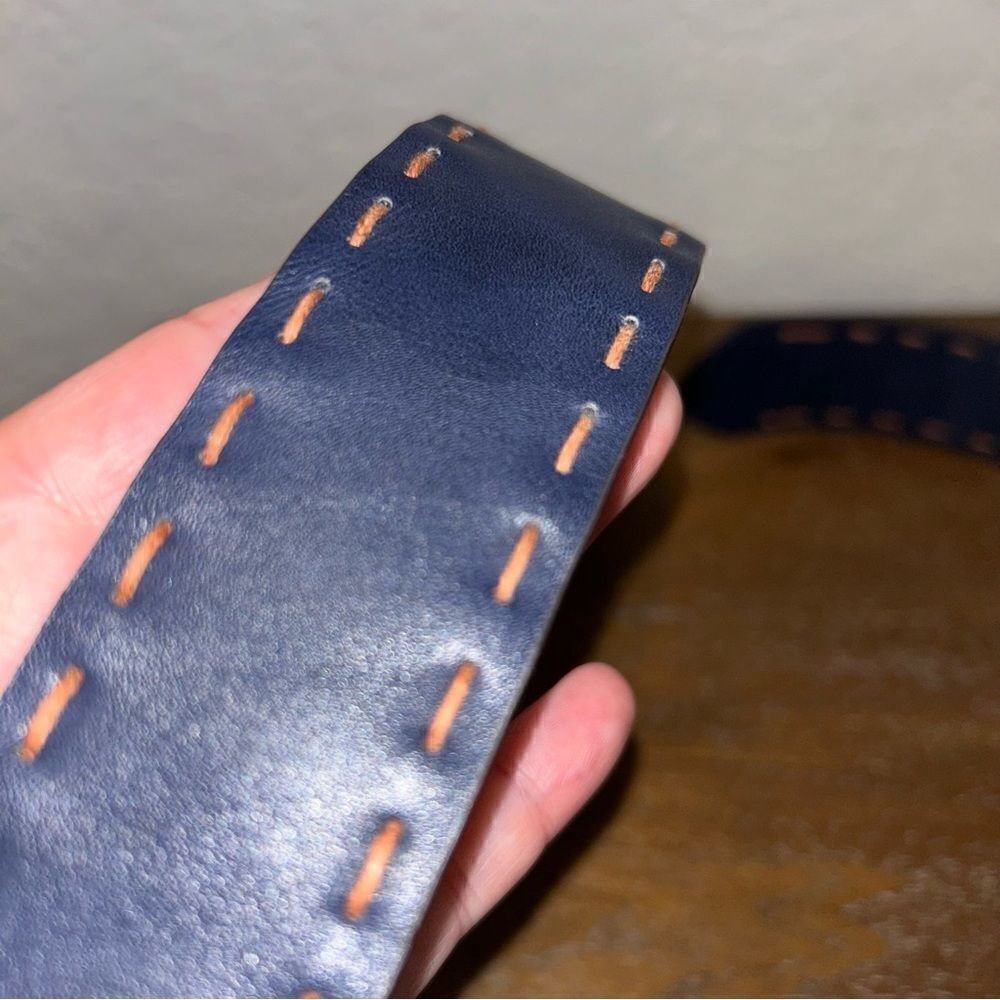 Tommy Hilfiger Reversible Buckle Statement Belt - Picture 2 of 5